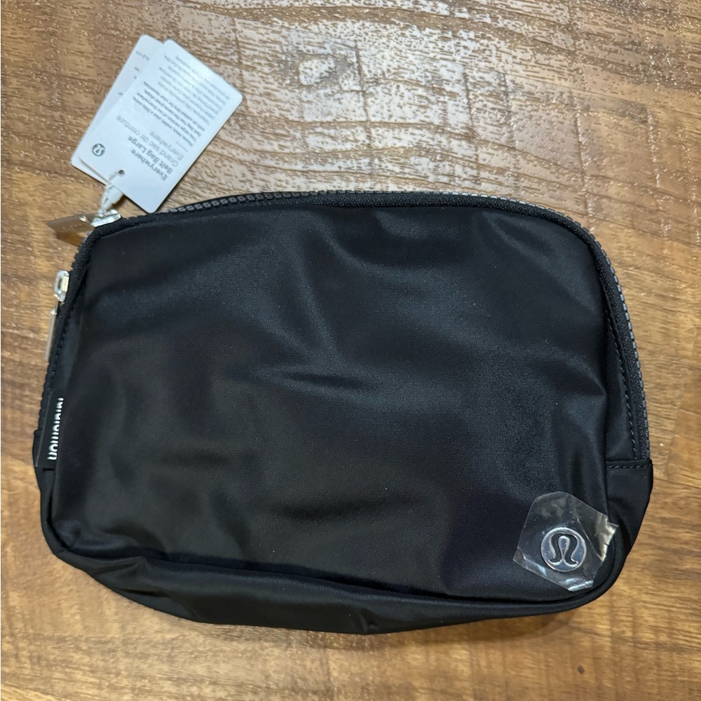 NWT Large Lululemon Athletica everywhere belt bag